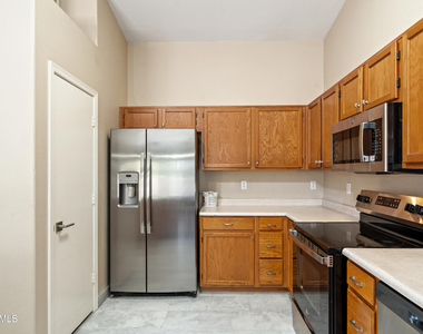 20223 N 30th Street - Photo Thumbnail 10