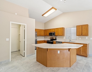 20223 N 30th Street - Photo Thumbnail 7