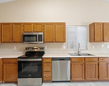 20223 N 30th Street - Photo Thumbnail 8