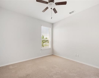 1500 Canary Lane - Photo Thumbnail 16