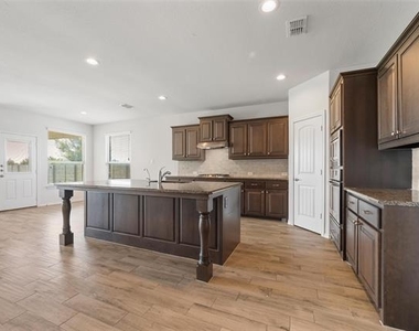 1500 Canary Lane - Photo Thumbnail 6