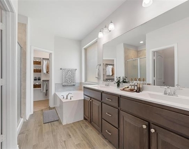 1500 Canary Lane - Photo Thumbnail 22