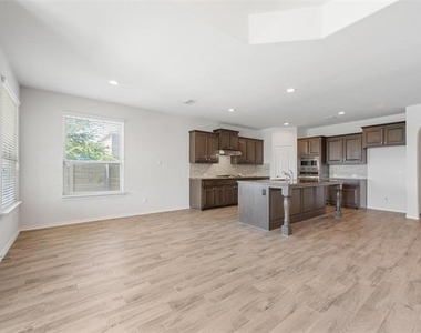 1500 Canary Lane - Photo Thumbnail 9