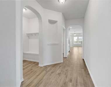 1500 Canary Lane - Photo Thumbnail 2