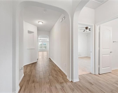 1500 Canary Lane - Photo Thumbnail 3