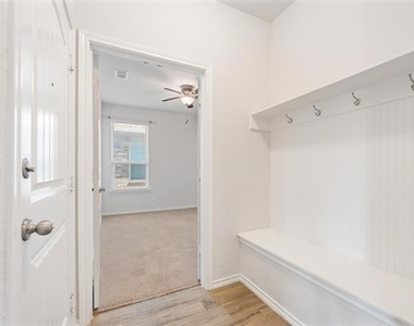 1500 Canary Lane - Photo Thumbnail 5