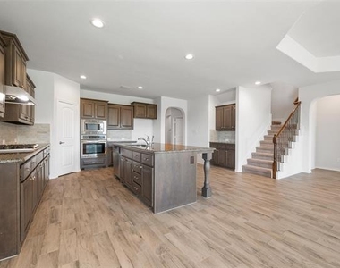 1500 Canary Lane - Photo Thumbnail 8