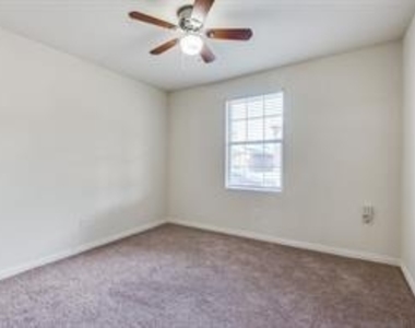 1942 Ryder Drive - Photo Thumbnail 4
