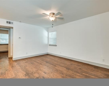 4633 Fairmount Street - Photo Thumbnail 4