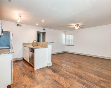 4633 Fairmount Street - Photo Thumbnail 6