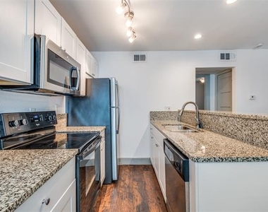 4633 Fairmount Street - Photo Thumbnail 8