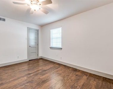 4633 Fairmount Street - Photo Thumbnail 11