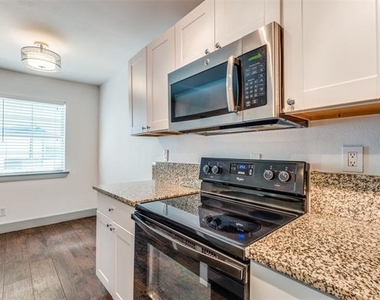 4633 Fairmount Street - Photo Thumbnail 10