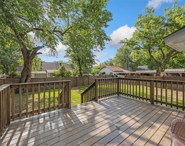 700 S Crockett Street - Photo Thumbnail 21