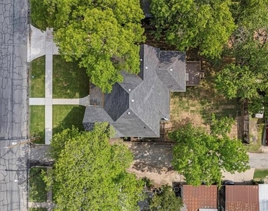 700 S Crockett Street - Photo Thumbnail 24