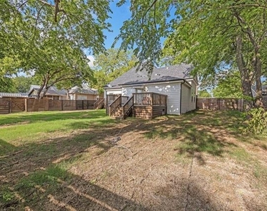 700 S Crockett Street - Photo Thumbnail 22