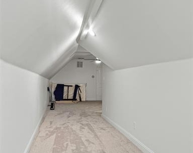 700 S Crockett Street - Photo Thumbnail 20