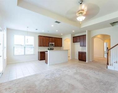 2601 N Sun Creek Drive - Photo Thumbnail 5