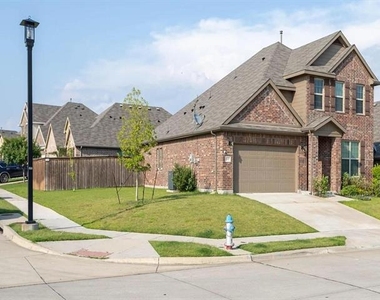 2601 N Sun Creek Drive - Photo Thumbnail 1