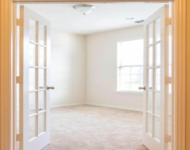 2601 N Sun Creek Drive - Photo Thumbnail 9