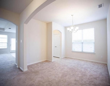 2601 N Sun Creek Drive - Photo Thumbnail 8
