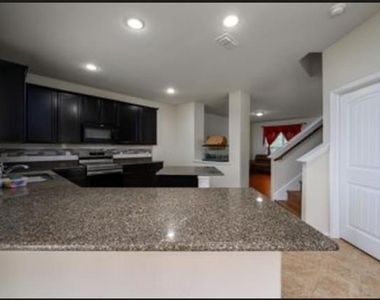 800 Cormorant Drive - Photo Thumbnail 9