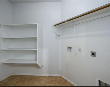 800 Cormorant Drive - Photo Thumbnail 25