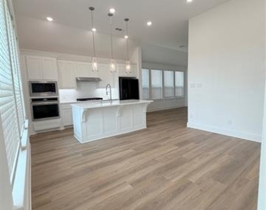 1404 Pintail Place - Photo Thumbnail 3