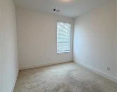 1404 Pintail Place - Photo Thumbnail 25