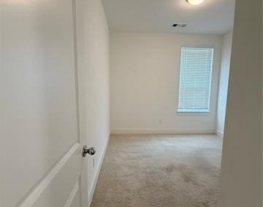 1404 Pintail Place - Photo Thumbnail 23