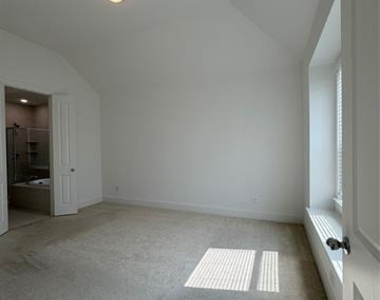 1404 Pintail Place - Photo Thumbnail 14