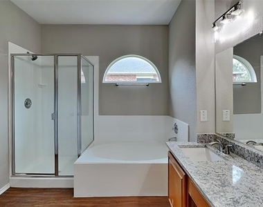 7908 Swan Park Drive - Photo Thumbnail 10