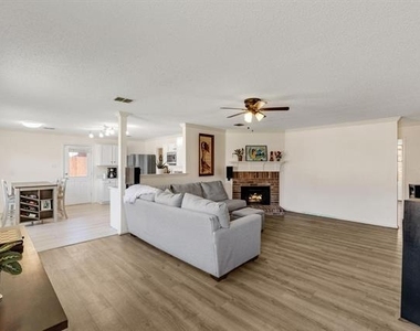2633 Harbor Lights Drive - Photo Thumbnail 1