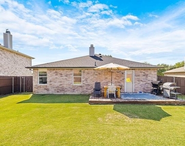 2633 Harbor Lights Drive - Photo Thumbnail 11