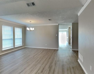 7224 Indiana Avenue - Photo Thumbnail 5