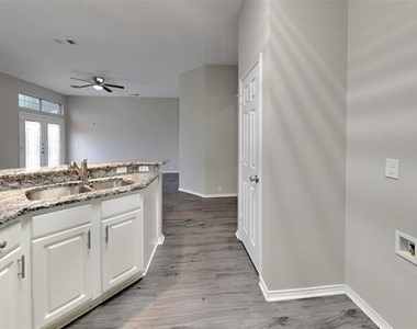 7411 Sonoma Valley Drive - Photo Thumbnail 4