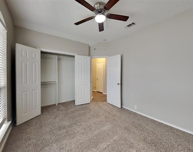 7411 Sonoma Valley Drive - Photo Thumbnail 15