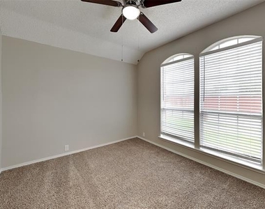 7411 Sonoma Valley Drive - Photo Thumbnail 14