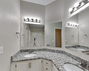 7411 Sonoma Valley Drive - Photo Thumbnail 16