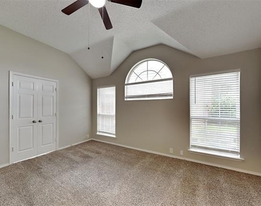 7411 Sonoma Valley Drive - Photo Thumbnail 10