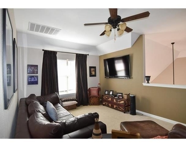 1708 Estacado Drive - Photo Thumbnail 4