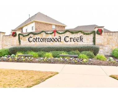 1708 Estacado Drive - Photo Thumbnail 16