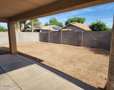 13217 W Mauna Loa Lane - Photo Thumbnail 9