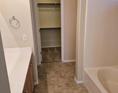 13217 W Mauna Loa Lane - Photo Thumbnail 4