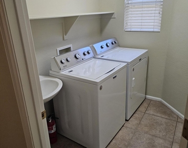 13217 W Mauna Loa Lane - Photo Thumbnail 7