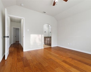 4013 Dalton Drive - Photo Thumbnail 12