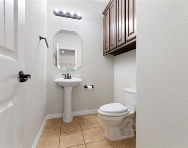 4013 Dalton Drive - Photo Thumbnail 9