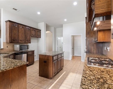 4013 Dalton Drive - Photo Thumbnail 7