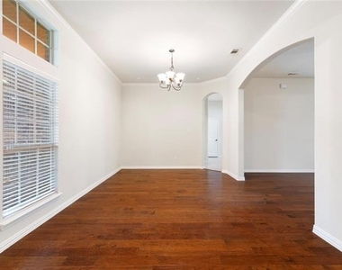 4013 Dalton Drive - Photo Thumbnail 5