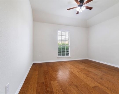 4013 Dalton Drive - Photo Thumbnail 15